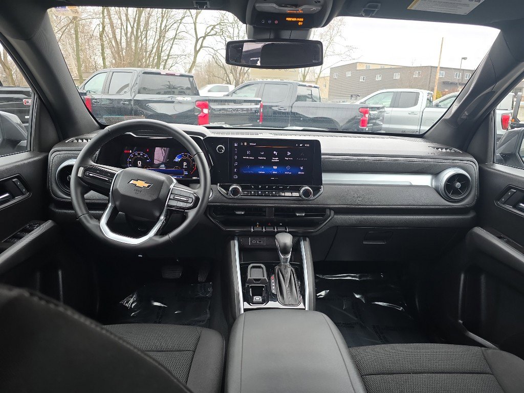 Used 2025 Chevrolet Colorado LT image 17