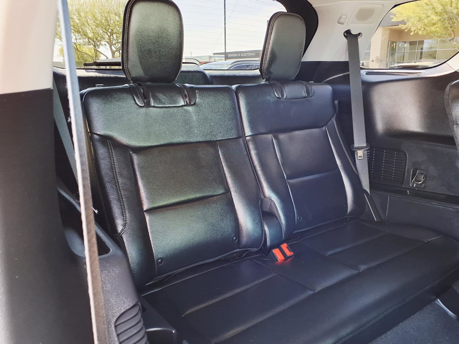 Used 2021 Ford Explorer Limited w/ Equipment Group 301A AWD/4WD image 16