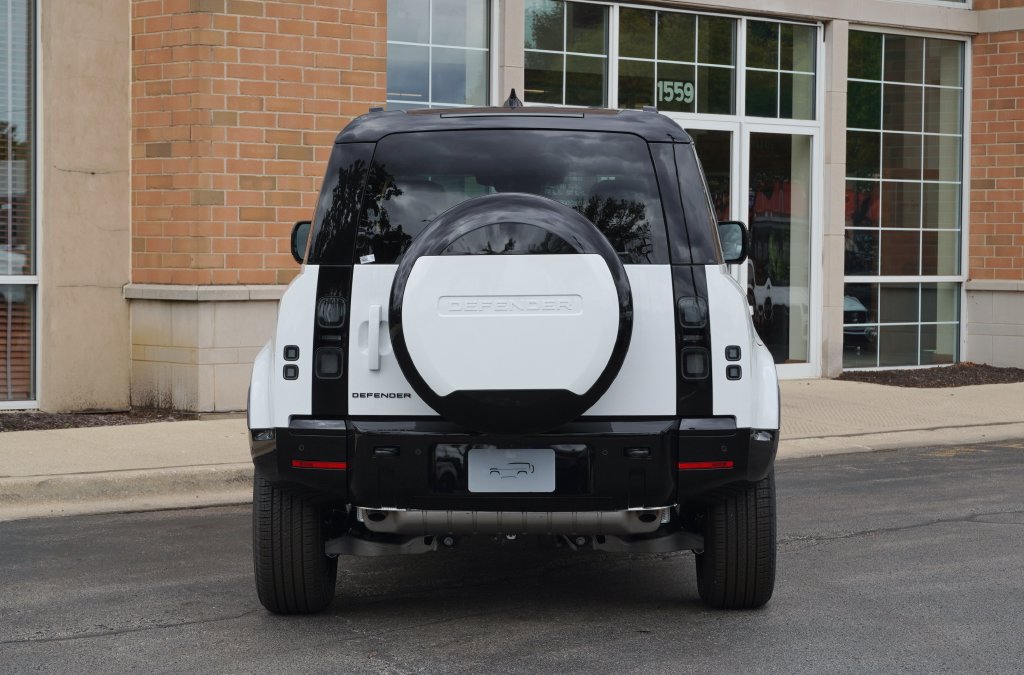 New 2026 Land Rover Defender 110 X-Dynamic SE AWD/4WD image 5