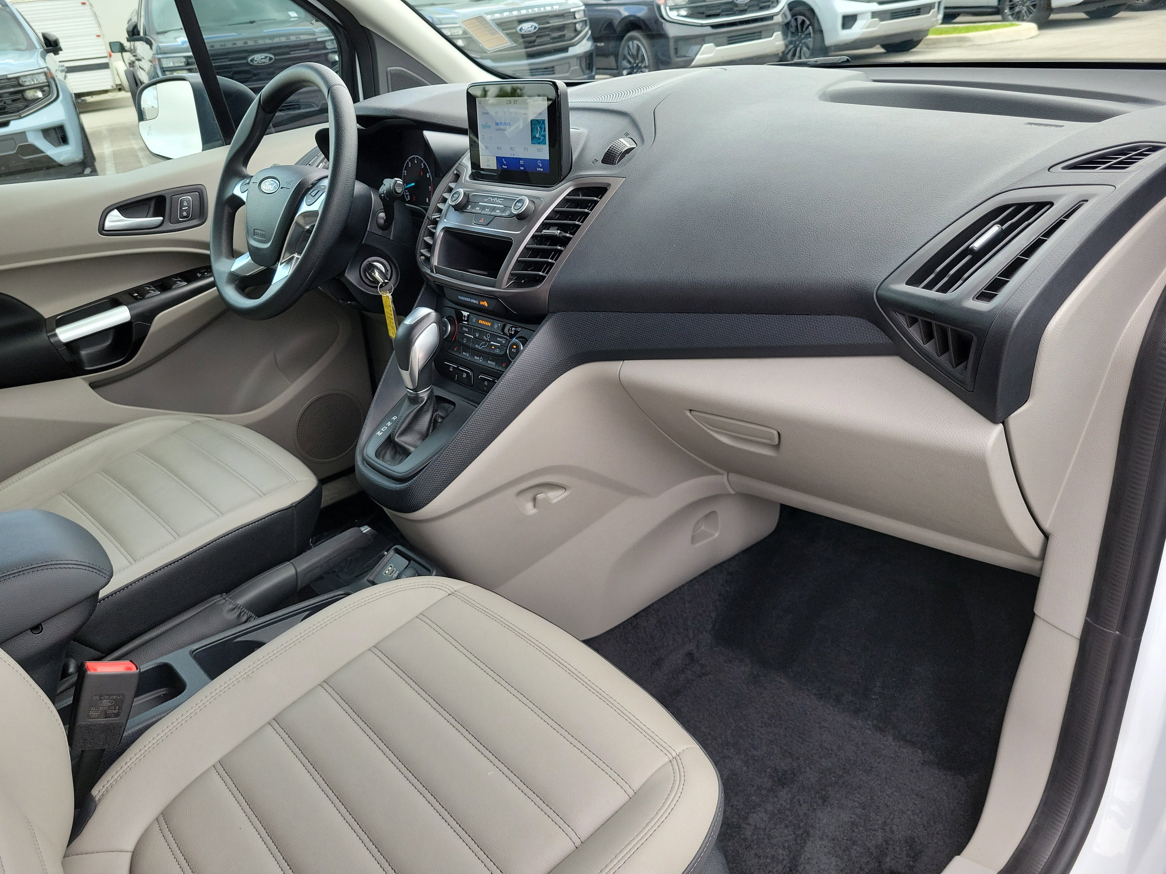 Used 2023 Ford Transit Connect XLT FWD image 18