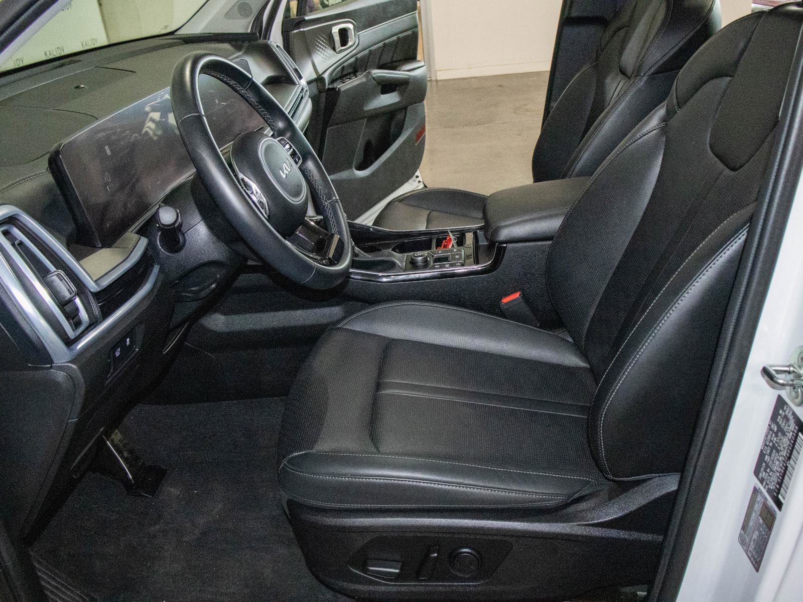 Used 2024 Kia Sorento SX FWD image 8