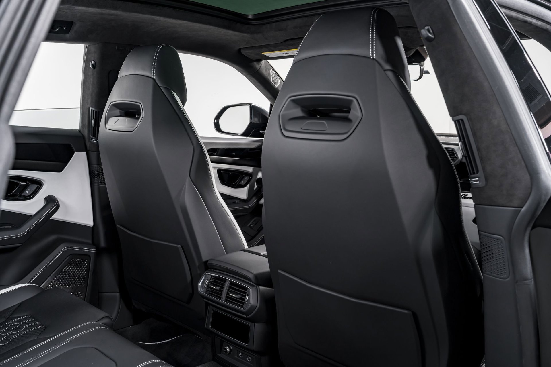 Used 2024 Lamborghini Urus S image 34