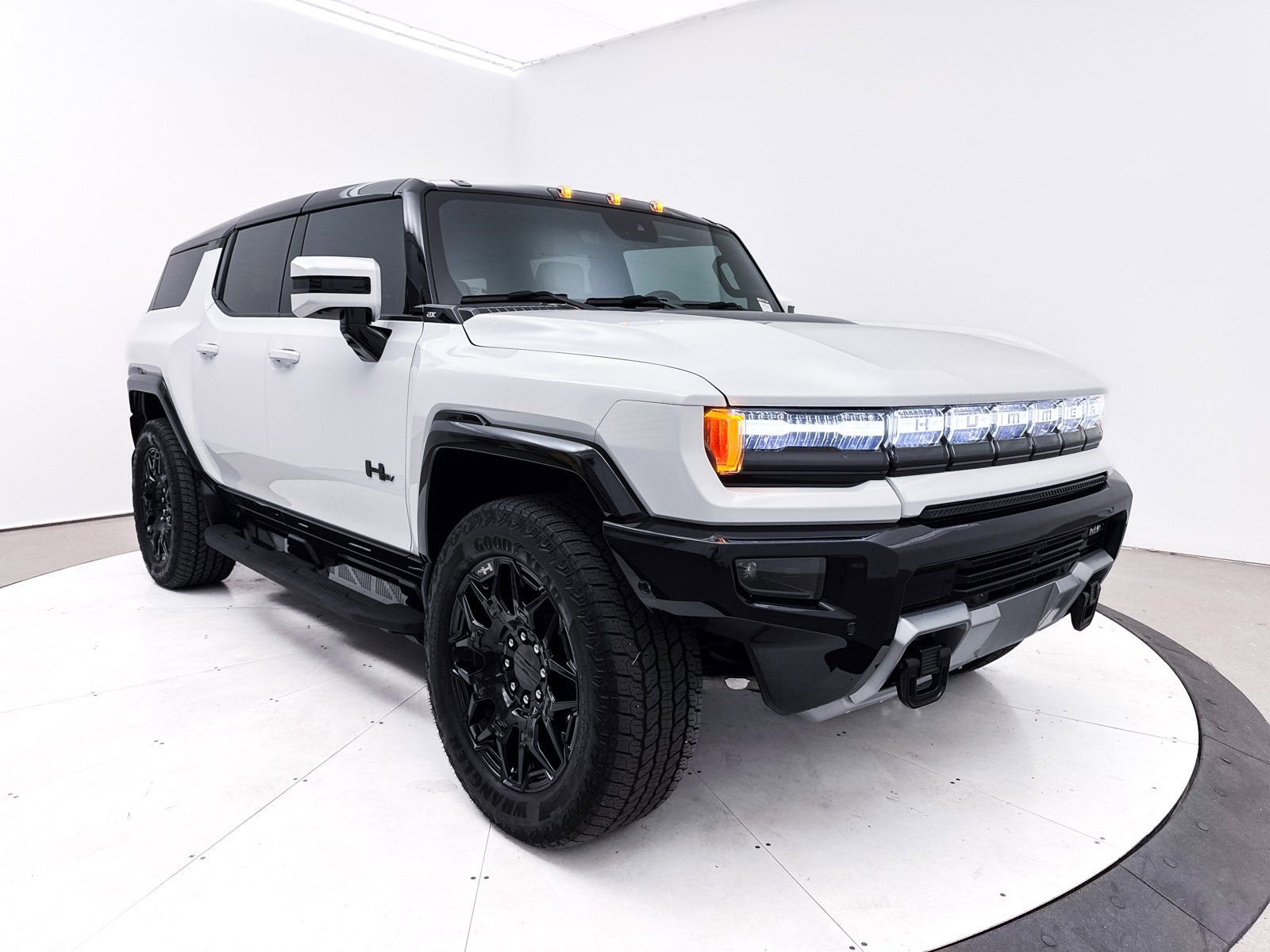 Used 2025 GMC Hummer EV 2X image 29