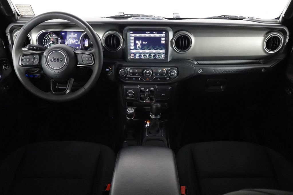 Used 2023 Jeep Wrangler Unlimited w/ Sun & Screen Package AWD/4WD image 13