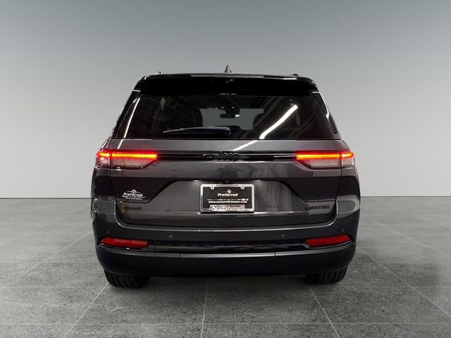 Used 2024 Jeep Grand Cherokee Limited w/ Luxury Tech Group II AWD/4WD image 23