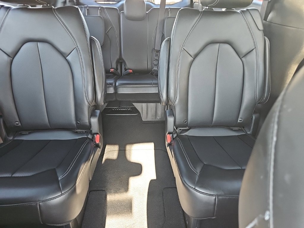 Certified 2026 Chrysler Pacifica Select FWD image 34
