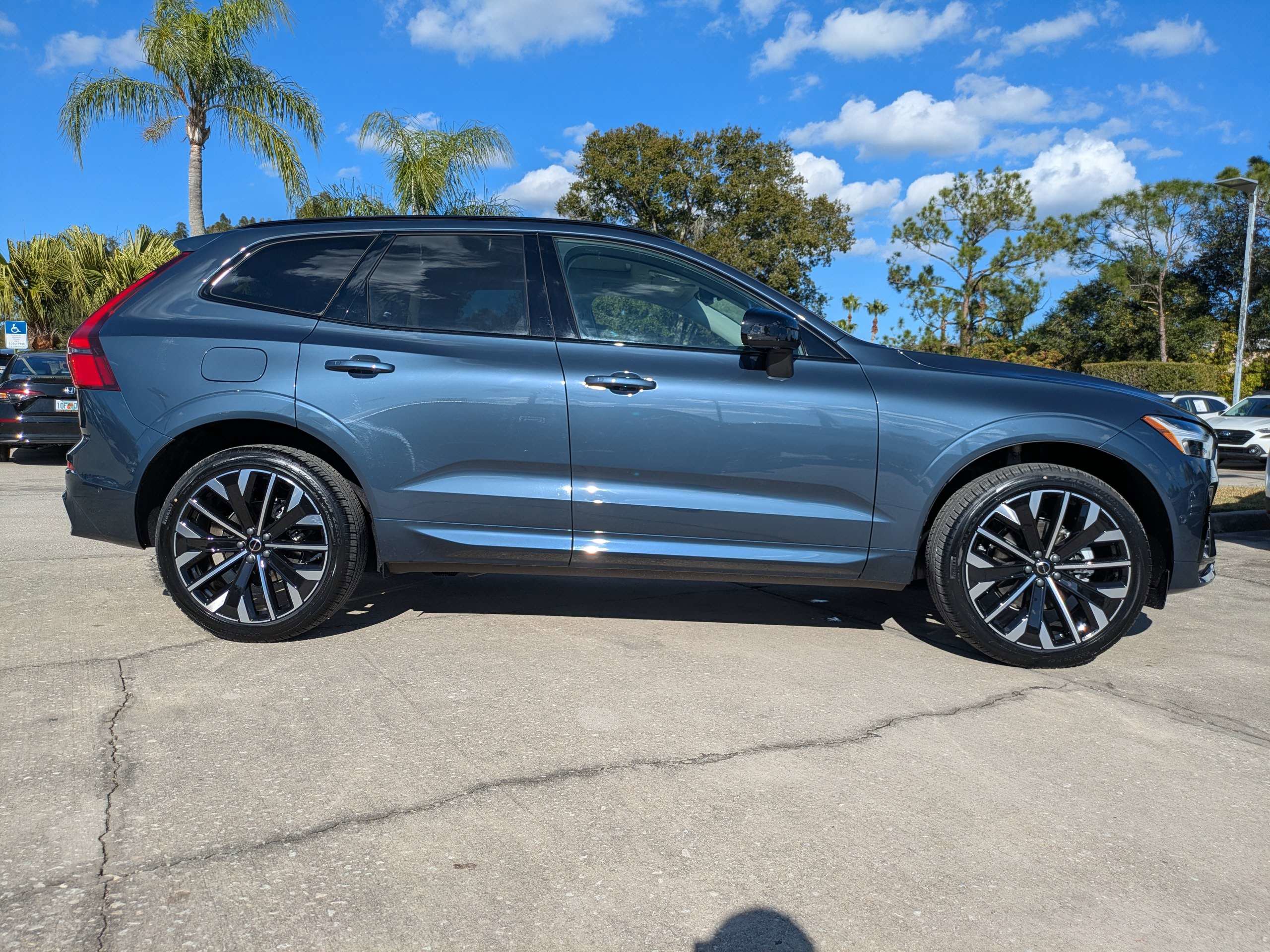 New 2026 Volvo XC60 B5 Ultra w/ Protection Package Premier image 3