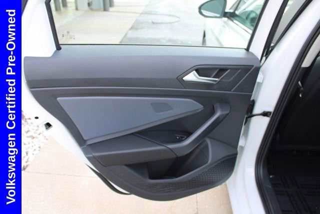 Used 2025 Volkswagen Jetta SE FWD image 24