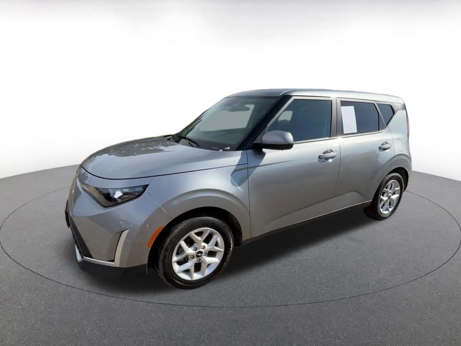 Used 2025 Kia Soul LX w/ LX Technology Package image 8