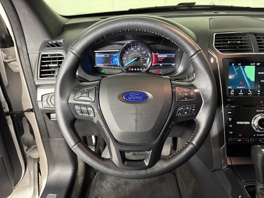Used 2018 Ford Explorer Sport w/ Ford Safe & Smart Package AWD/4WD image 17