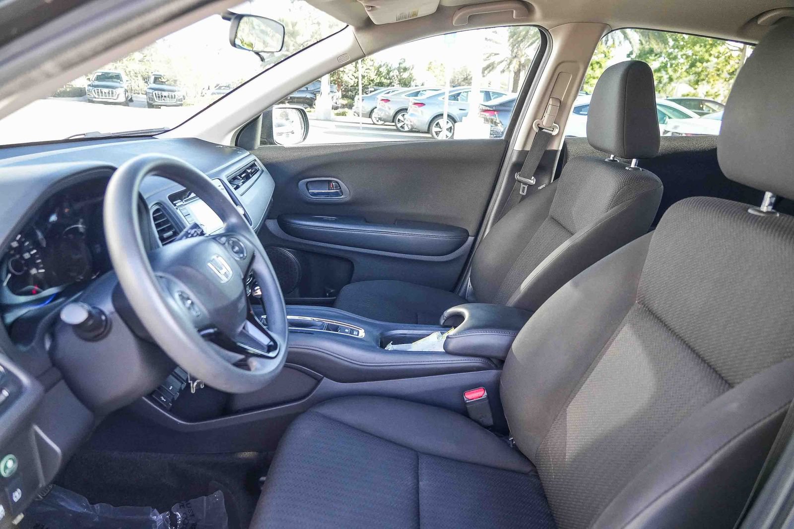 Used 2016 Honda HR-V LX image 17