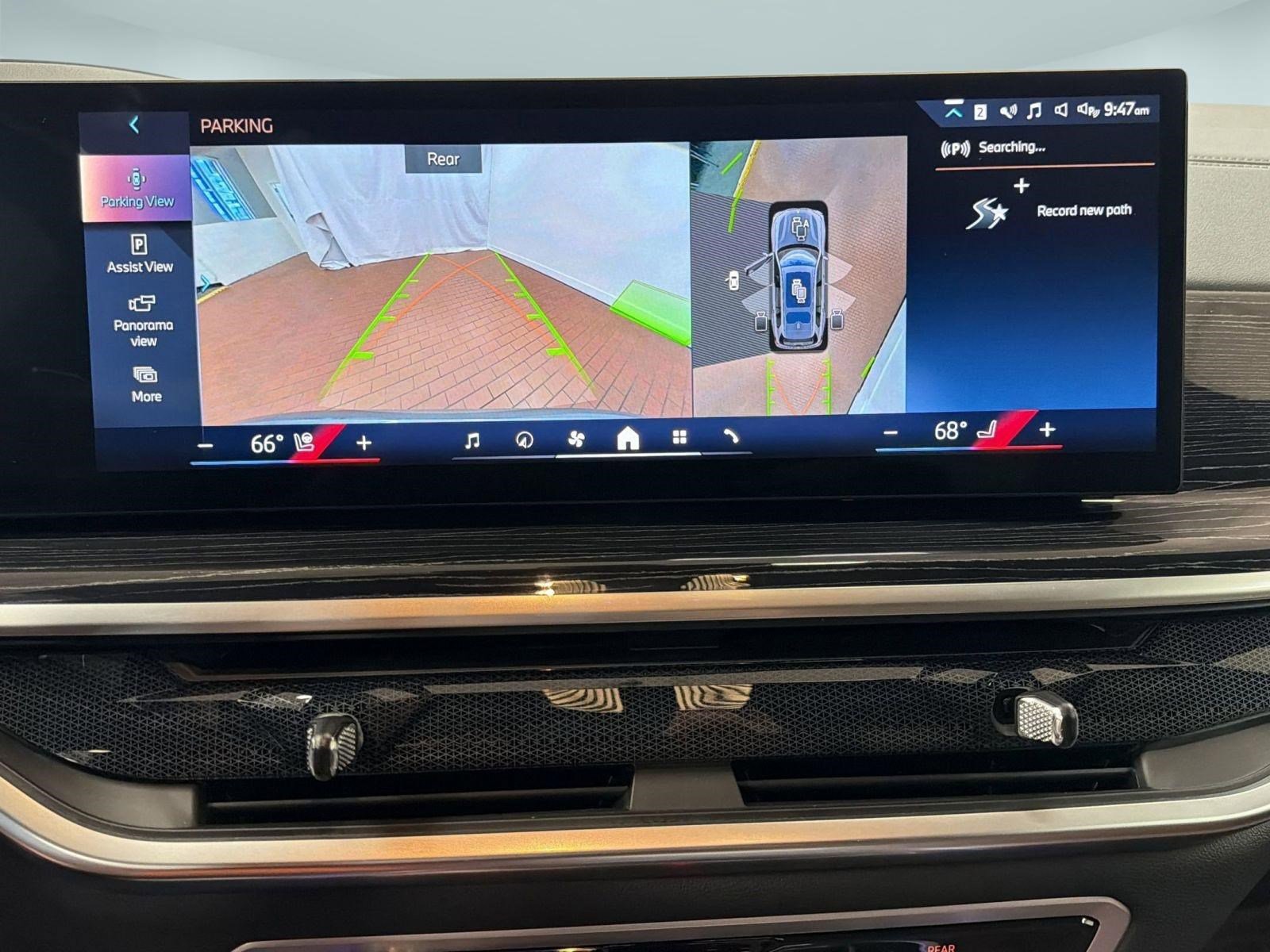 Certified 2024 BMW X7 xDrive40i w/ M Sport Package image 25