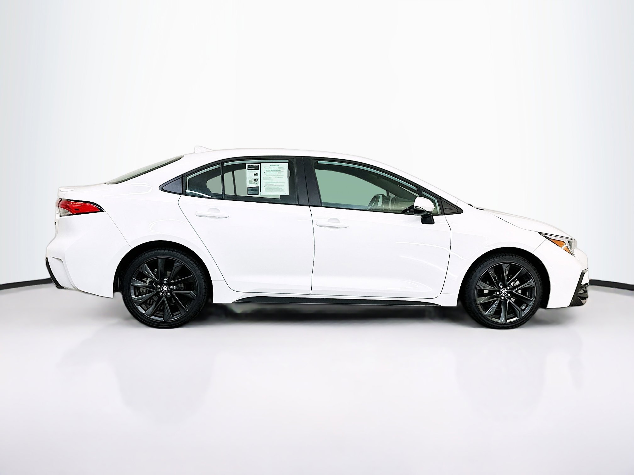 Used 2024 Toyota Corolla SE image 10