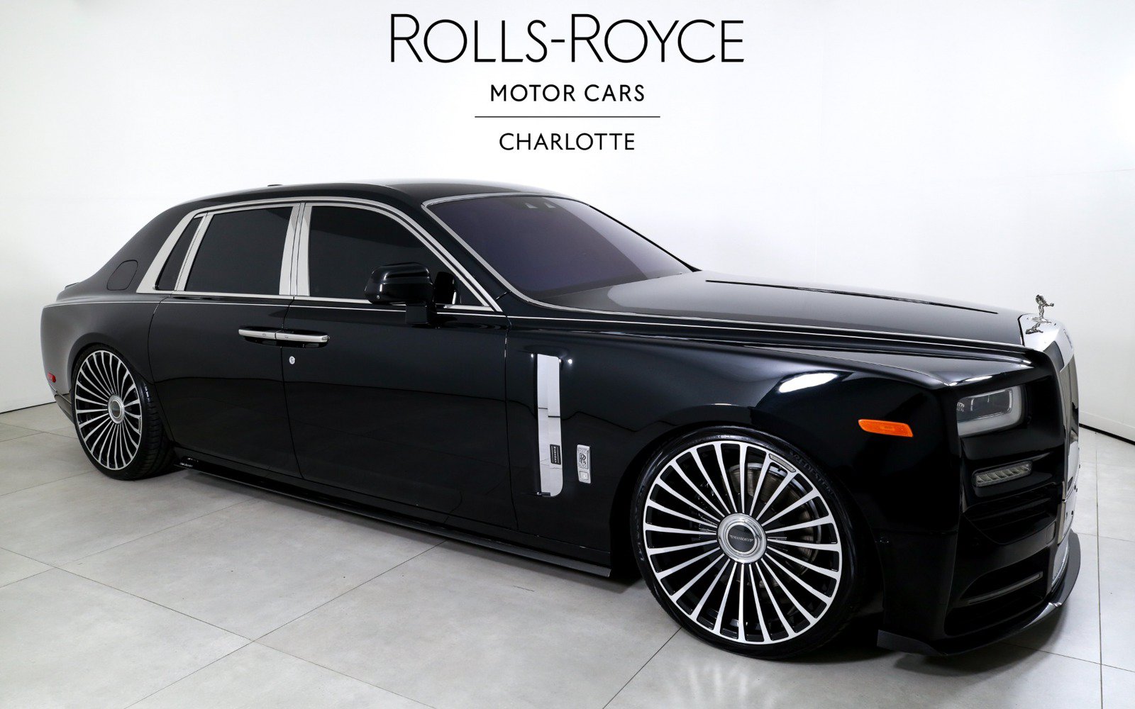 Used 2018 Rolls-Royce Phantom Sedan RWD image 5