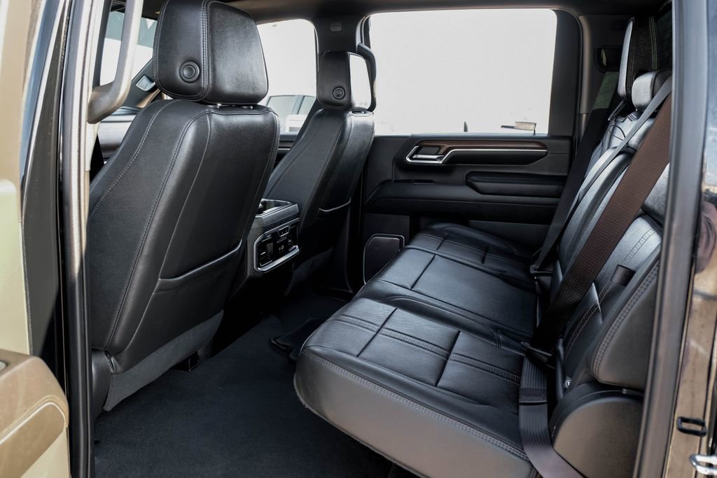 Used 2024 Chevrolet Silverado 3500 High Country w/ High Country Premium Package image 37