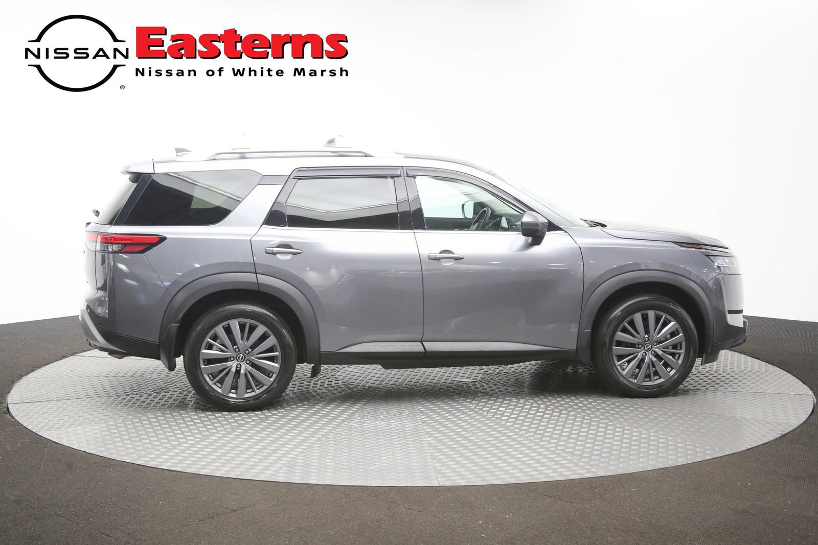 Used 2024 Nissan Pathfinder SL AWD/4WD image 44