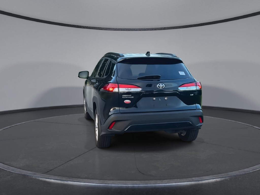 Used 2025 Toyota Corolla Cross LE FWD image 7