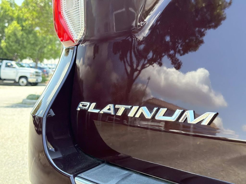 Certified 2023 Ford Explorer Platinum w/ Class IV Trailer Tow Package image 8
