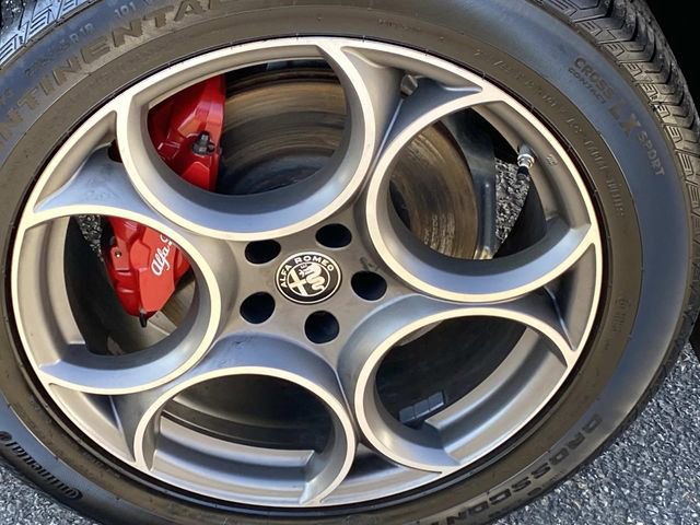 Used 2022 Alfa Romeo Stelvio Ti w/ Active Assist Plus Package image 28