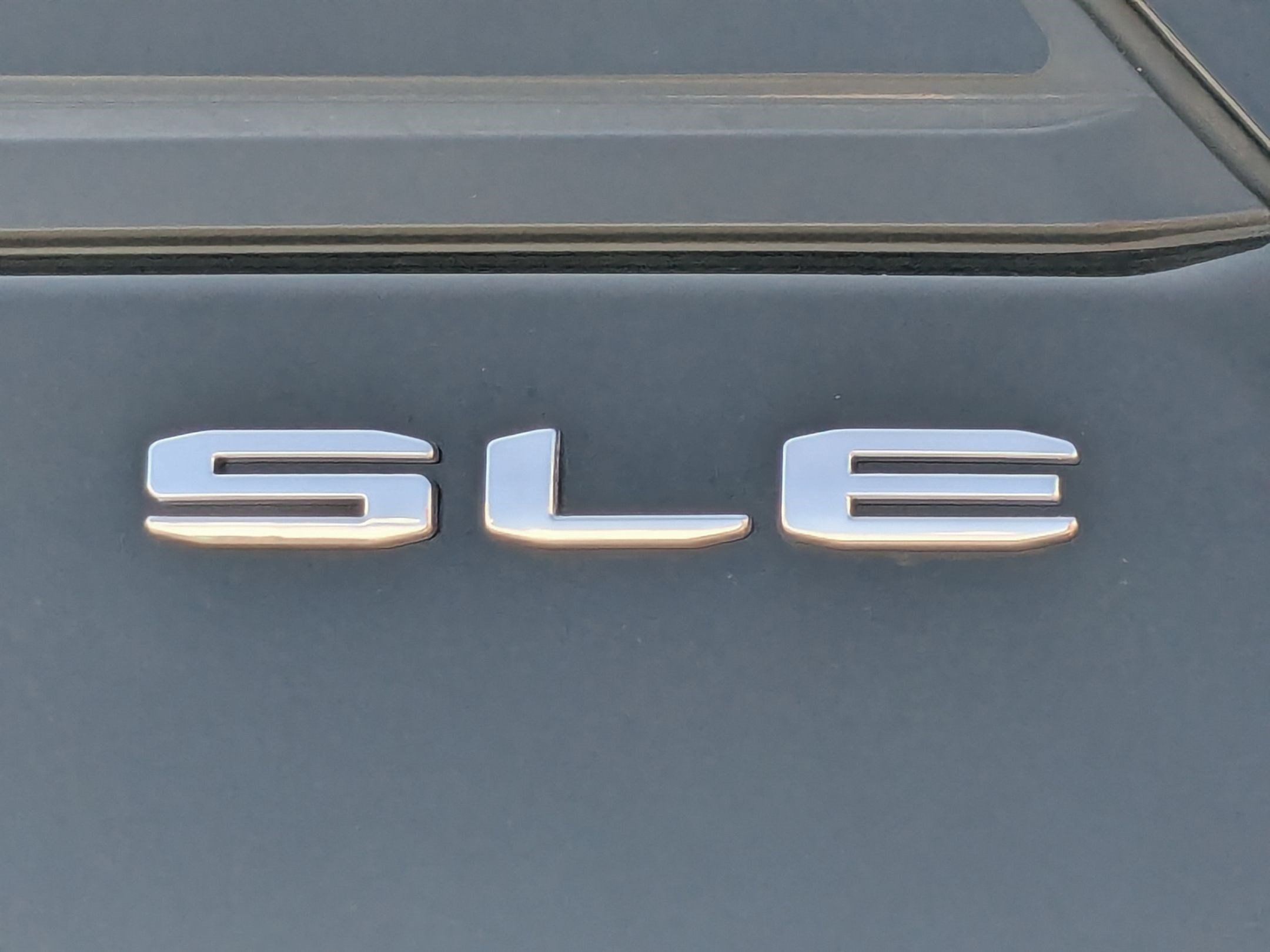 Used 2024 GMC Terrain SLE AWD/4WD image 12