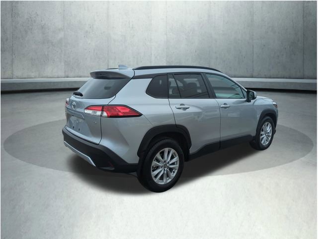 Used 2024 Toyota Corolla Cross LE image 6