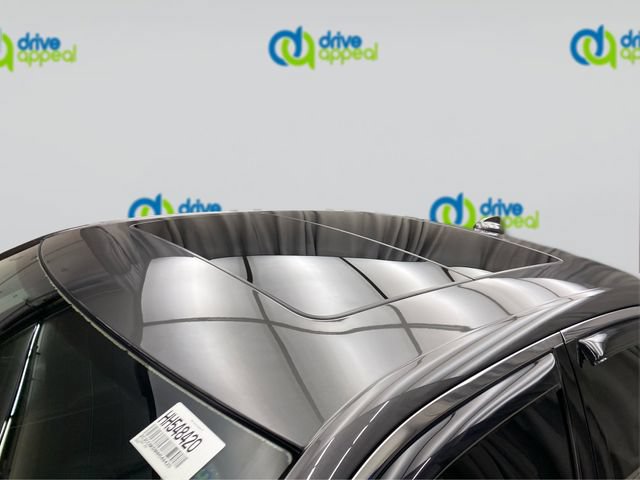 Used 2017 Chrysler 300 C AWD/4WD image 13