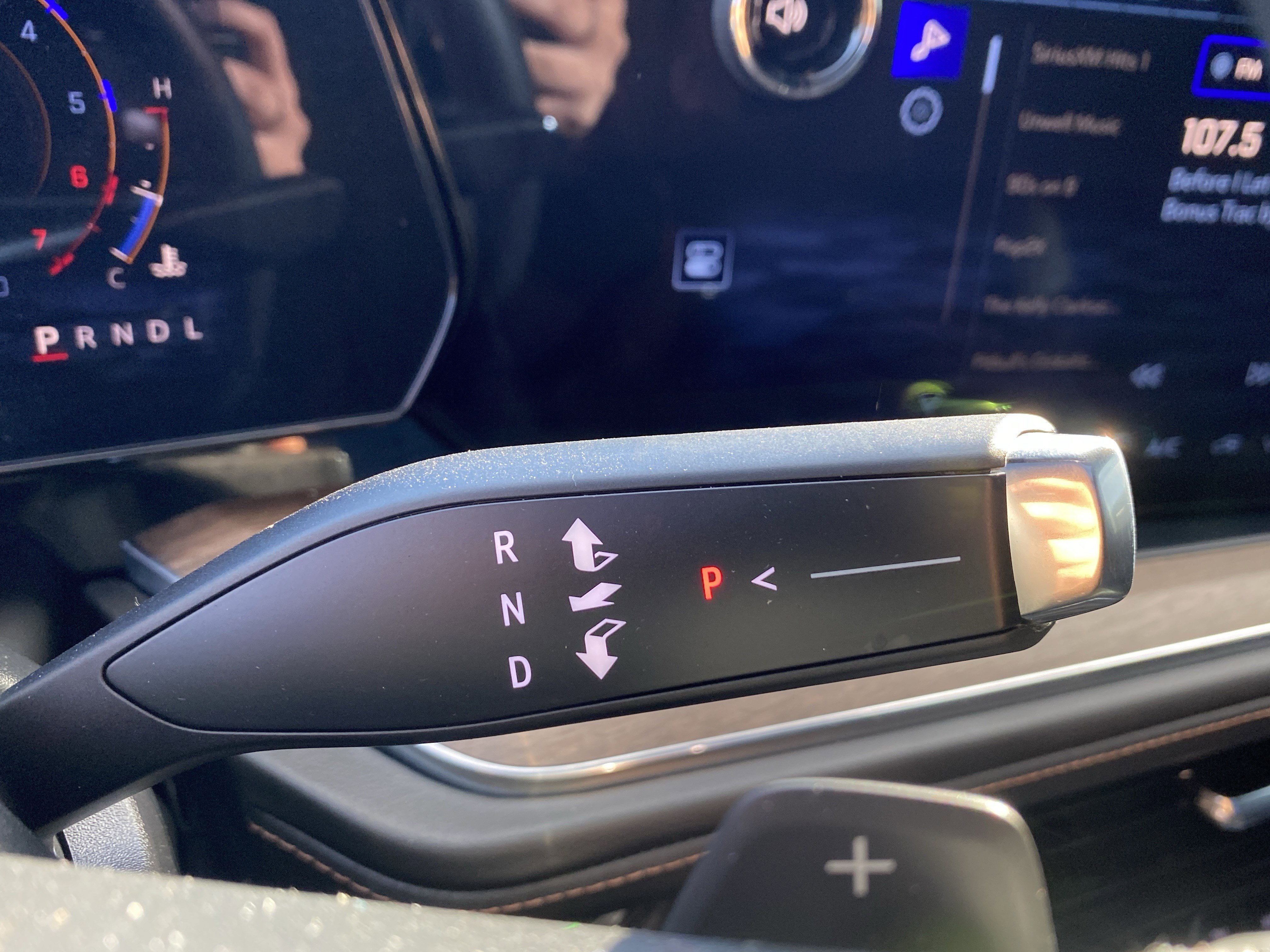 Used 2025 Chevrolet Suburban High Country image 35