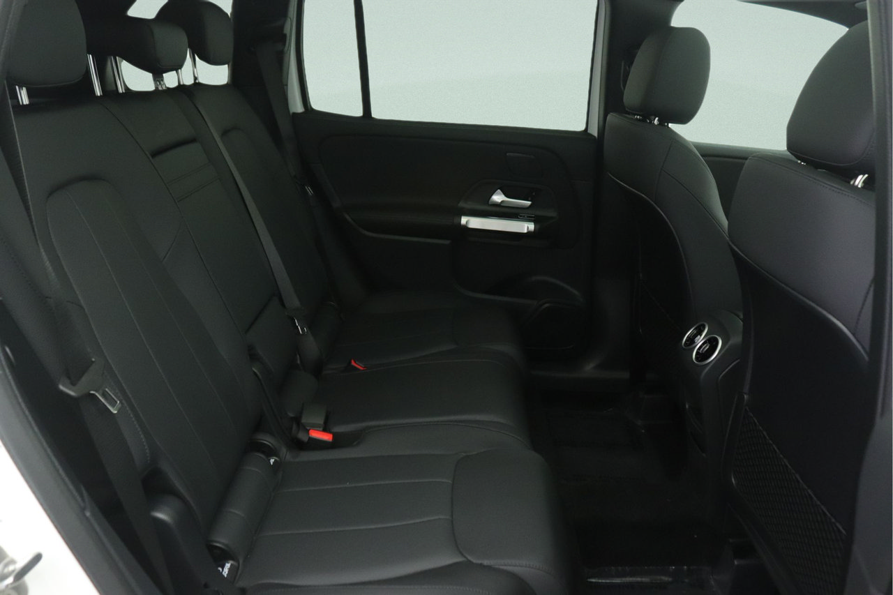 New 2026 Mercedes-Benz GLB 250 image 8