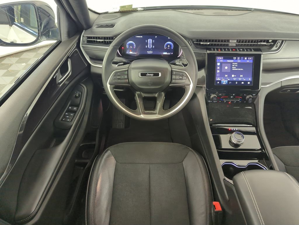 Used 2023 Jeep Grand Cherokee Altitude image 14