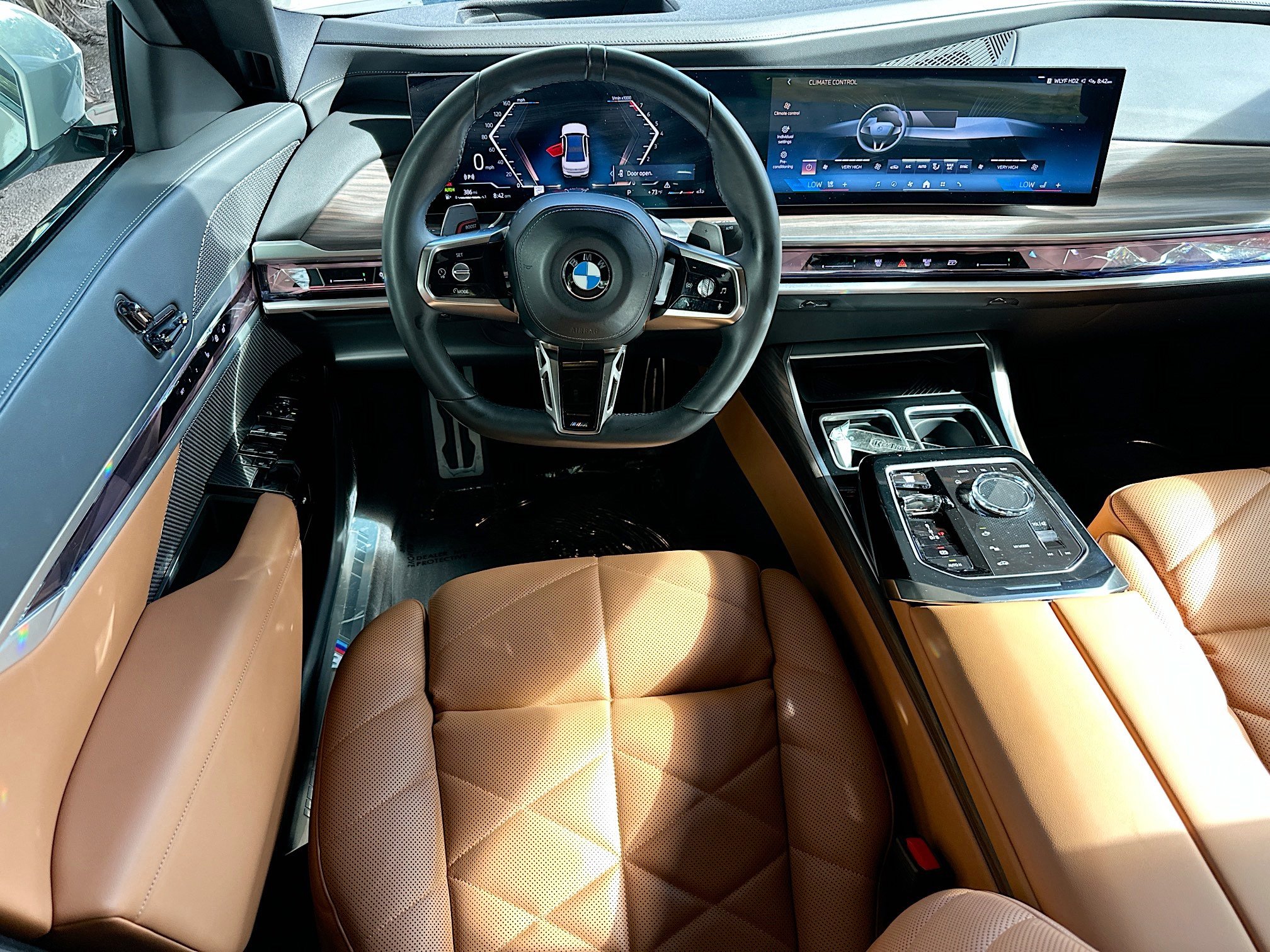 Certified 2023 BMW 740i w/ Parking Assistance Package image 24