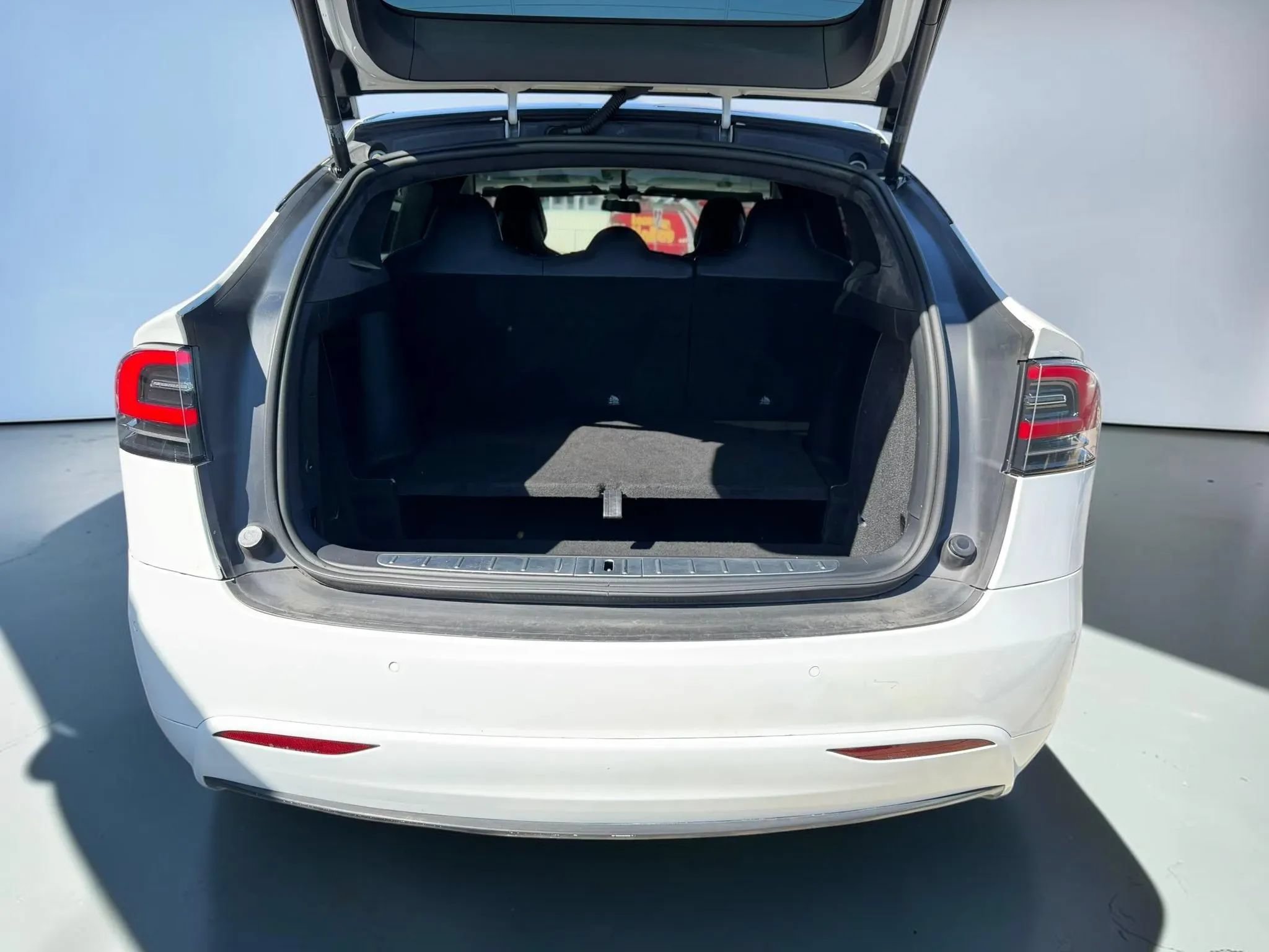Used 2017 Tesla Model X 75D AWD/4WD image 23