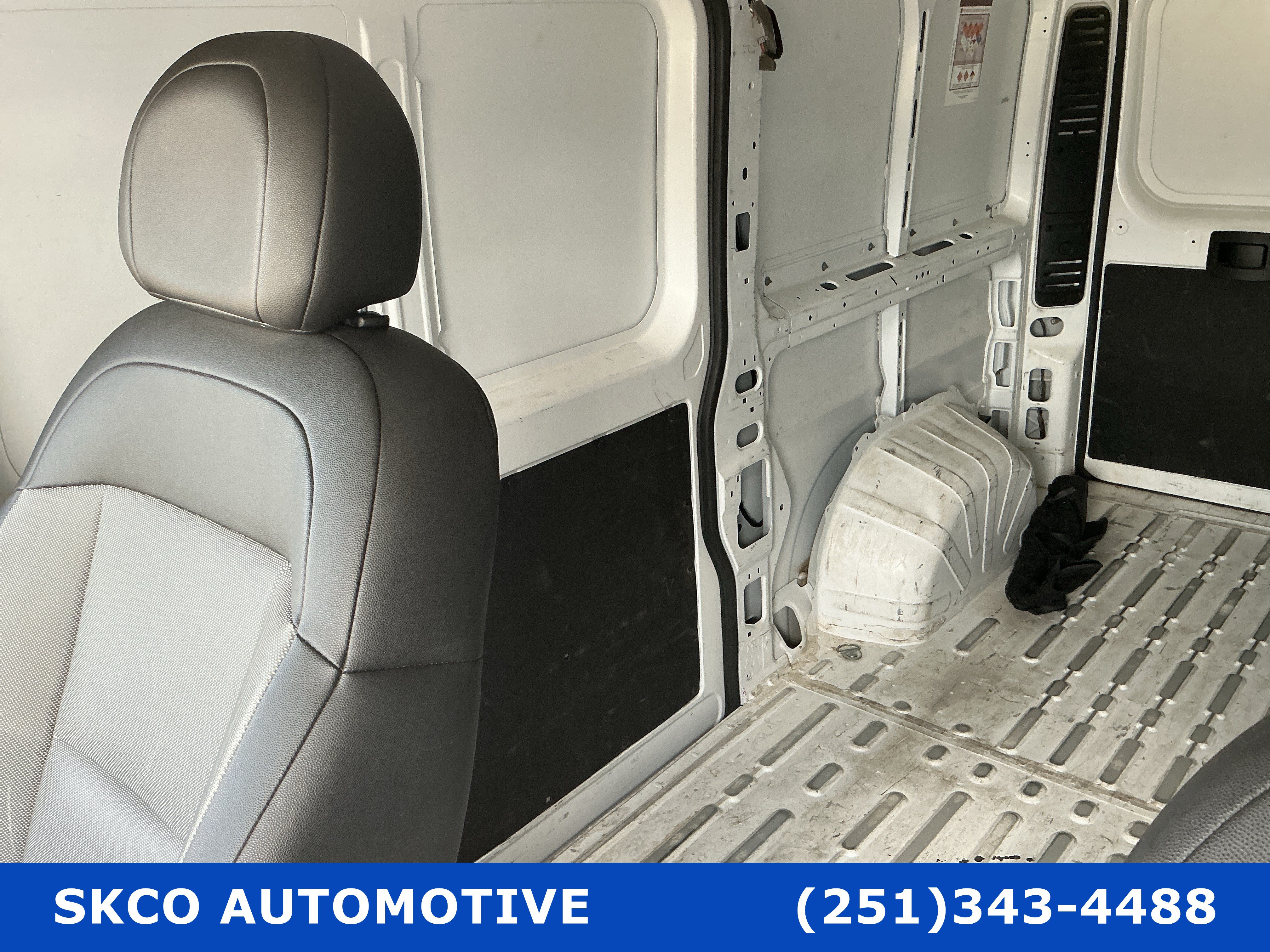 Used 2025 RAM ProMaster 2500 w/ Convenience Group FWD image 24