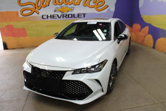 Used 2019 Toyota Avalon XSE FWD image 4