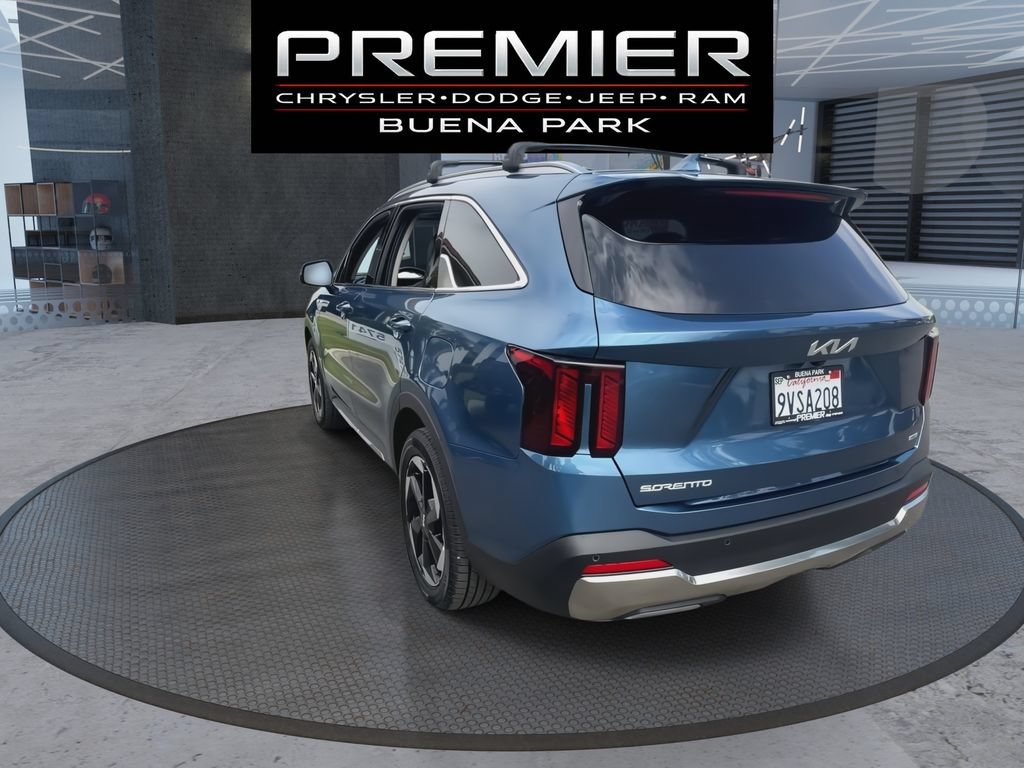 Used 2025 Kia Sorento EX w/ EX Panoramic Sunroof Package FWD image 6