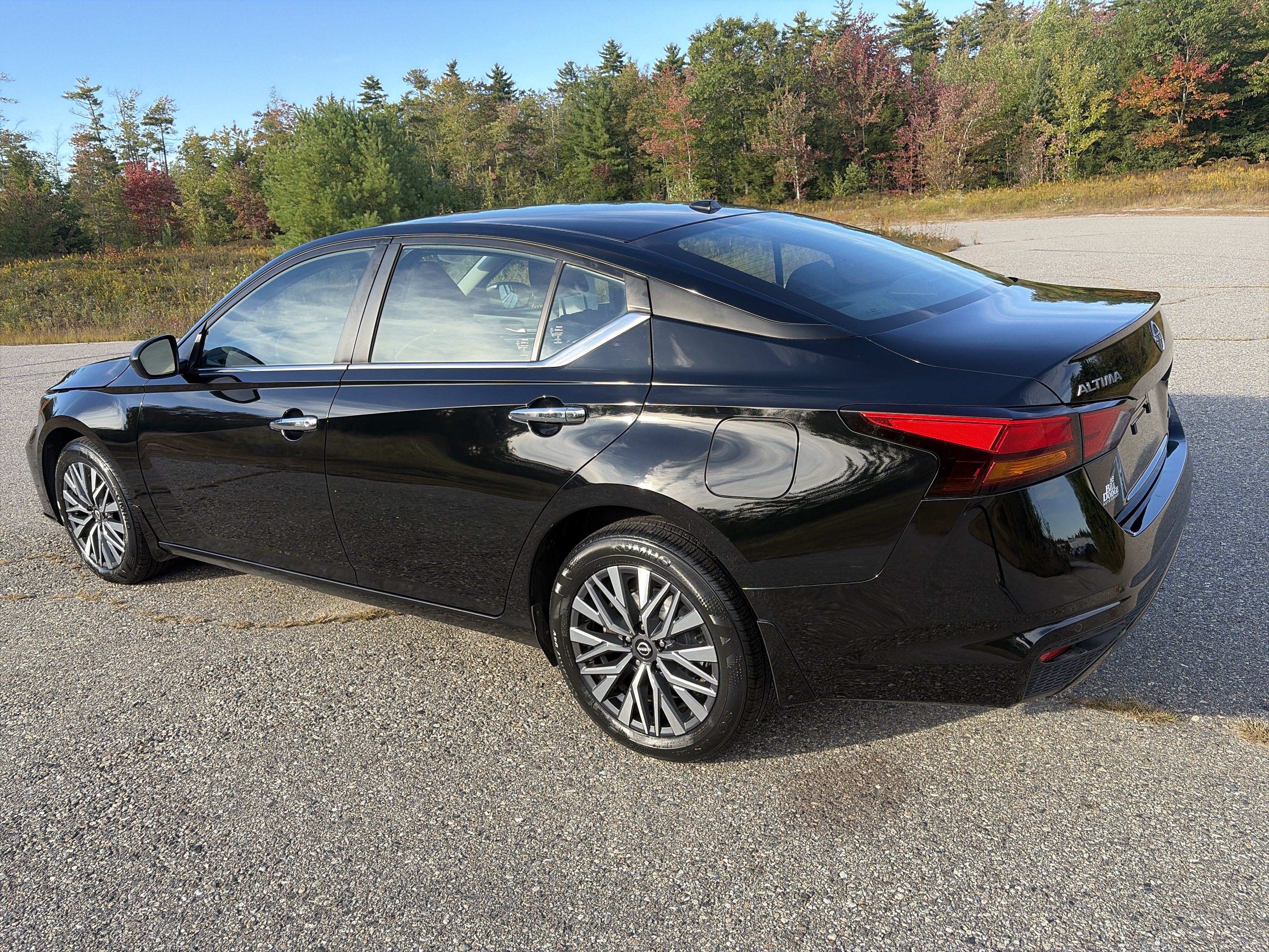 Used 2024 Nissan Altima 2.5 SV AWD/4WD image 7