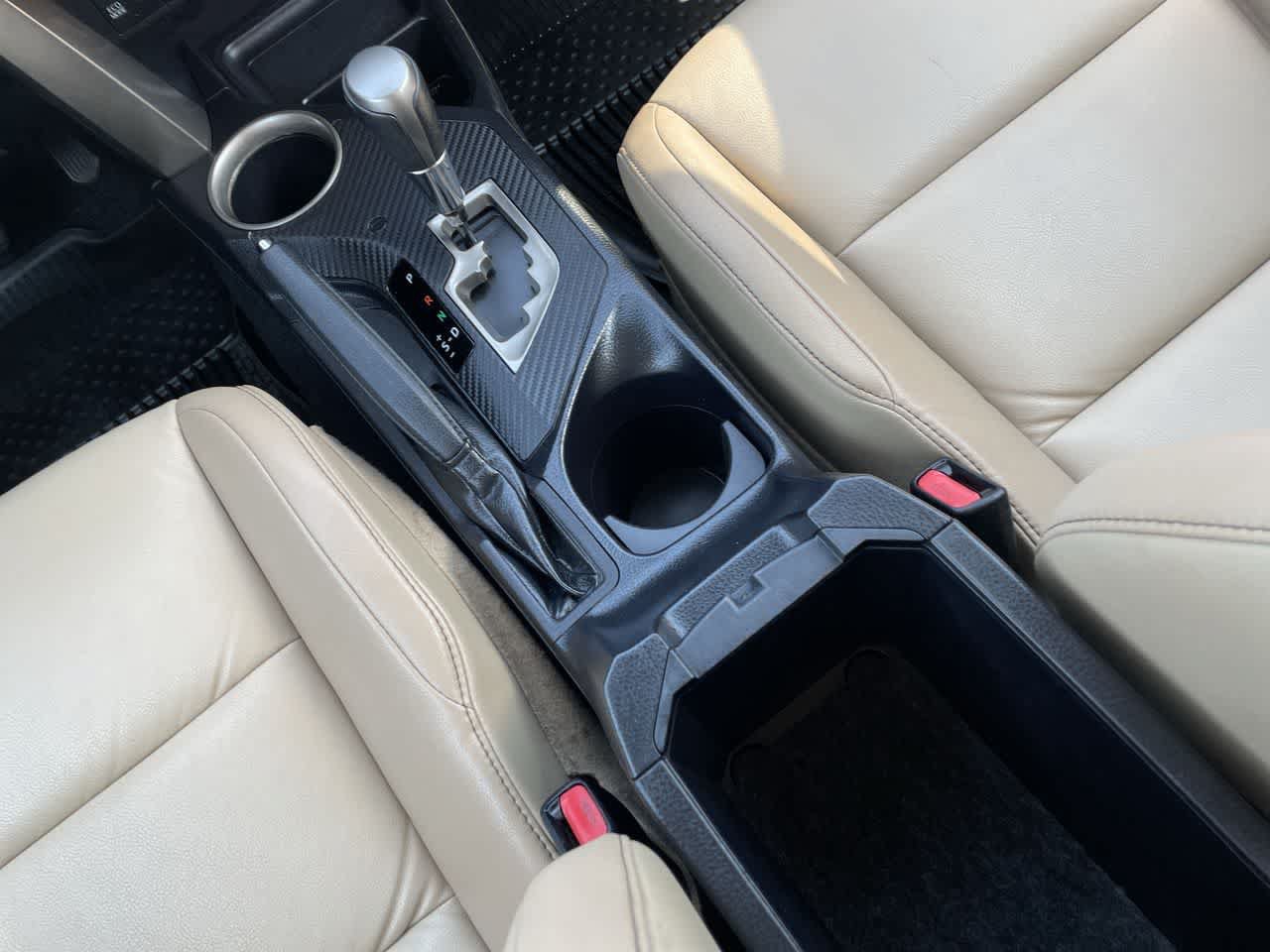 Used 2014 Toyota RAV4 Limited w/ Technology Package AWD/4WD image 25