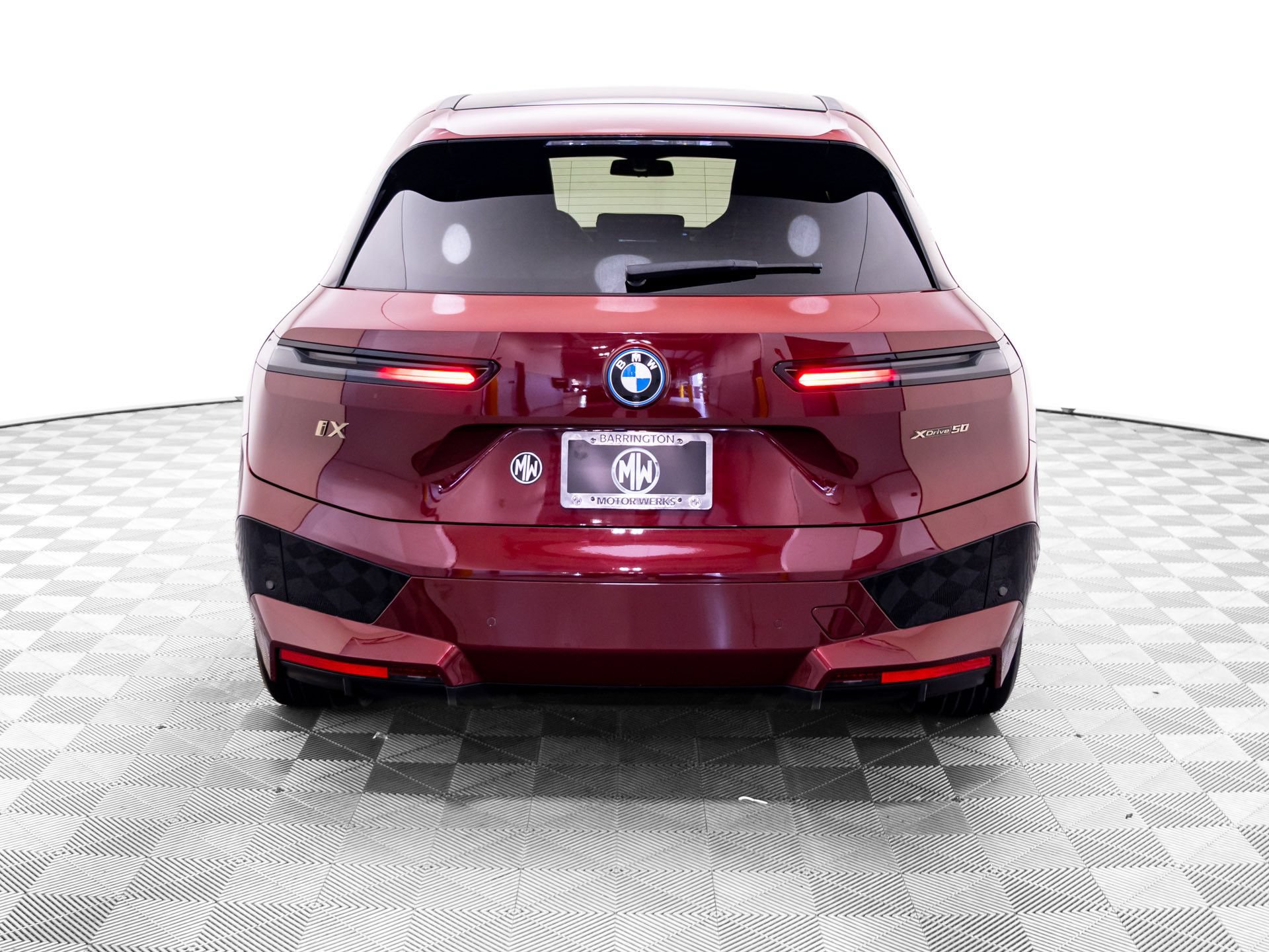 Used 2023 BMW iX xDrive50 w/ Premium Package AWD/4WD image 4