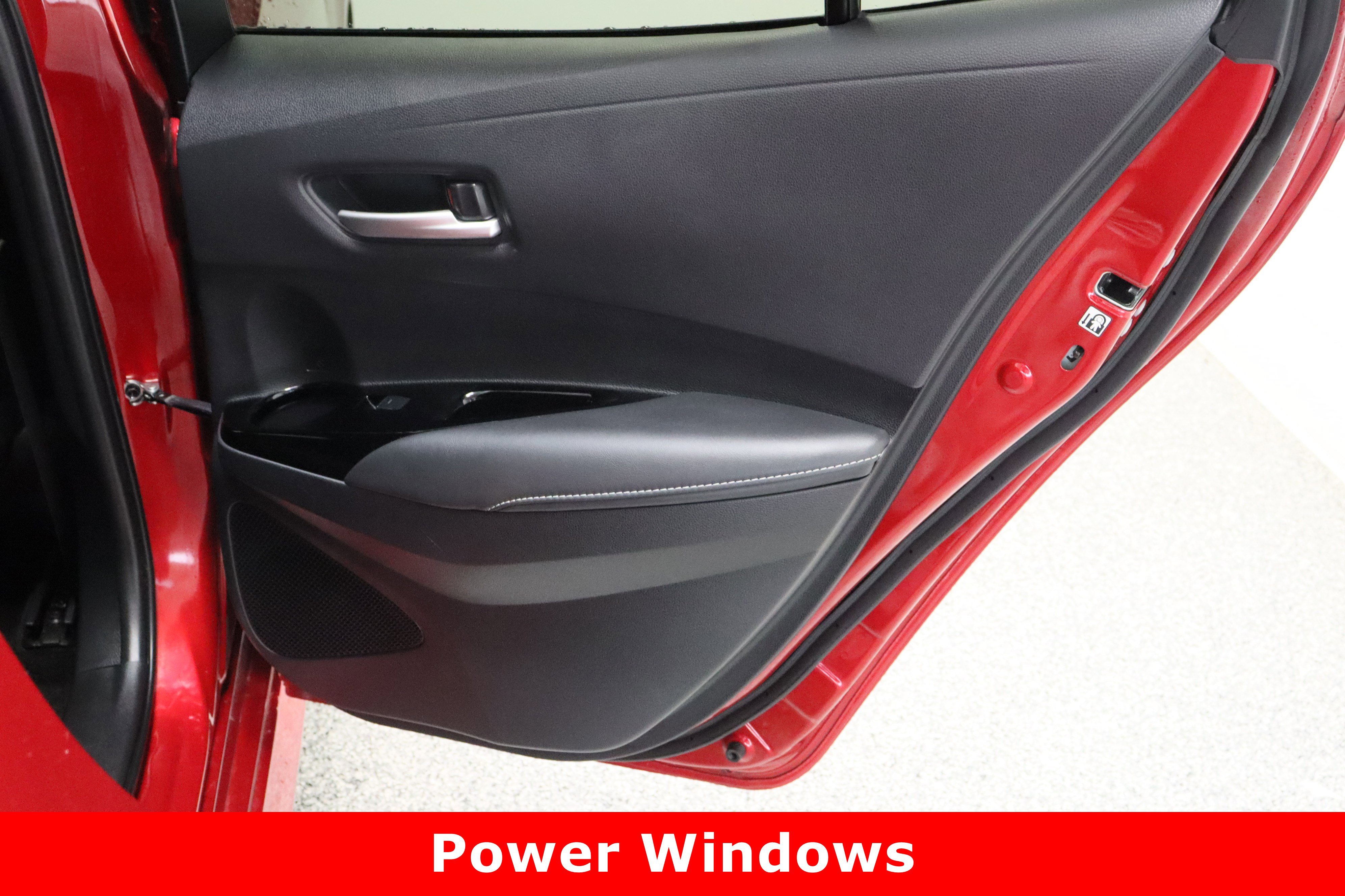 Used 2025 Toyota Corolla SE image 30