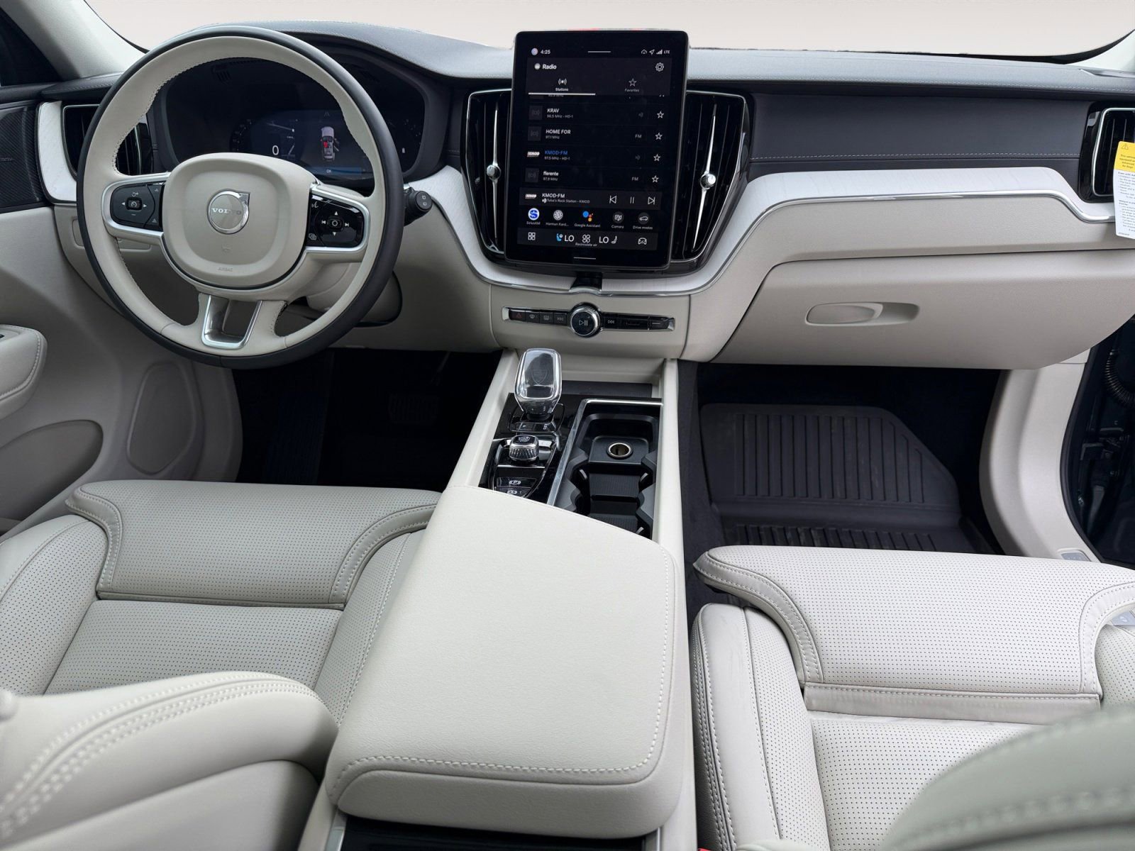 New 2026 Volvo XC60 B5 Ultra w/ Protection Package Premier image 10