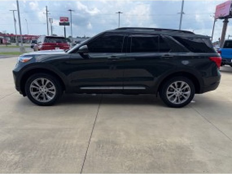Used 2022 Ford Explorer XLT w/ Equipment Group 202A AWD/4WD image 6