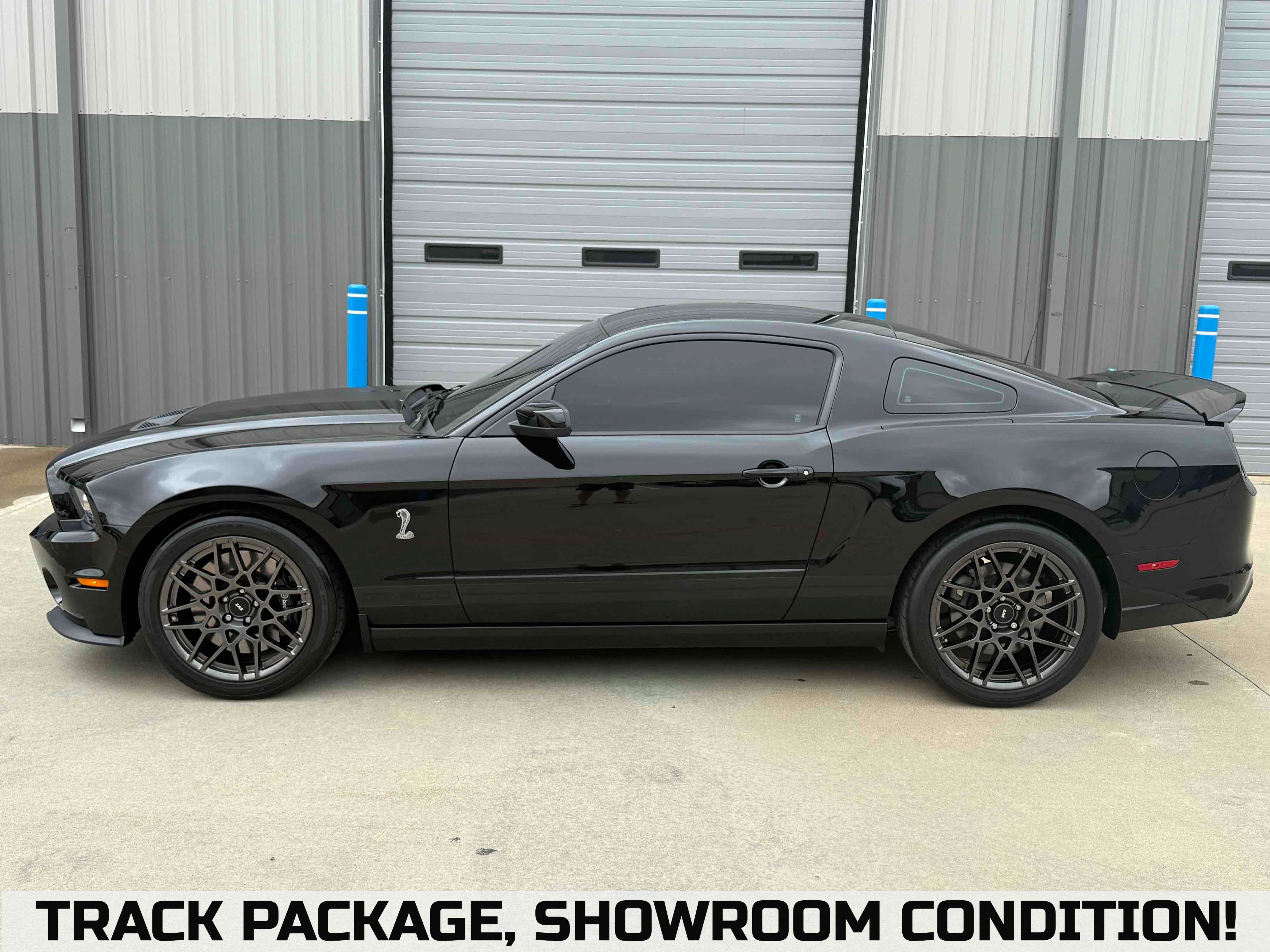 Used 2014 Ford Mustang Shelby GT500 w/ Equipment Group 821A RWD image 2