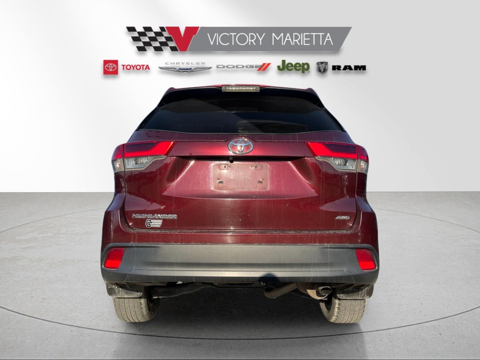 Used 2019 Toyota Highlander LE image 3