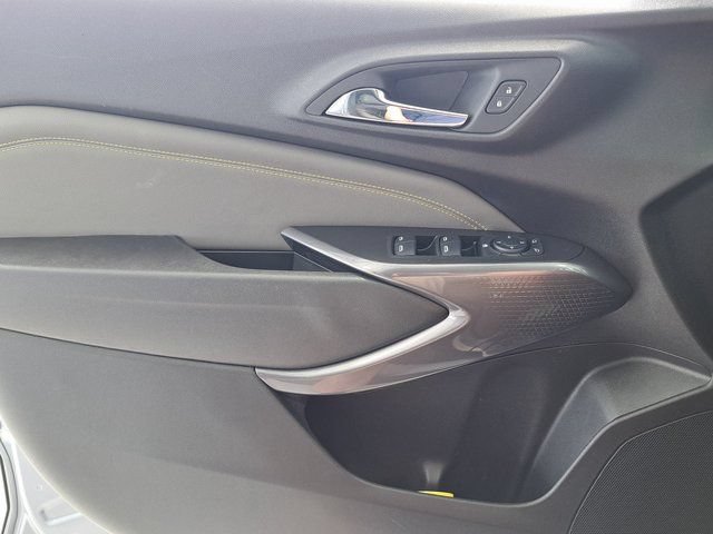 Used 2025 Chevrolet Trax ACTIV w/ Driver Confidence Package FWD image 20