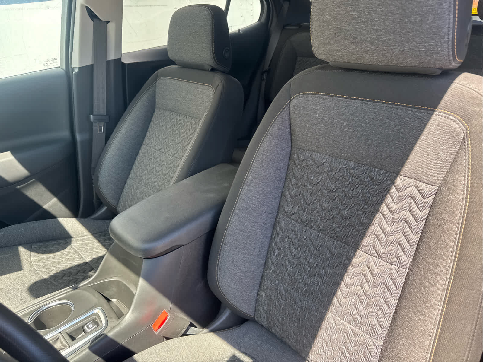 Used 2023 Chevrolet Equinox LT FWD image 25