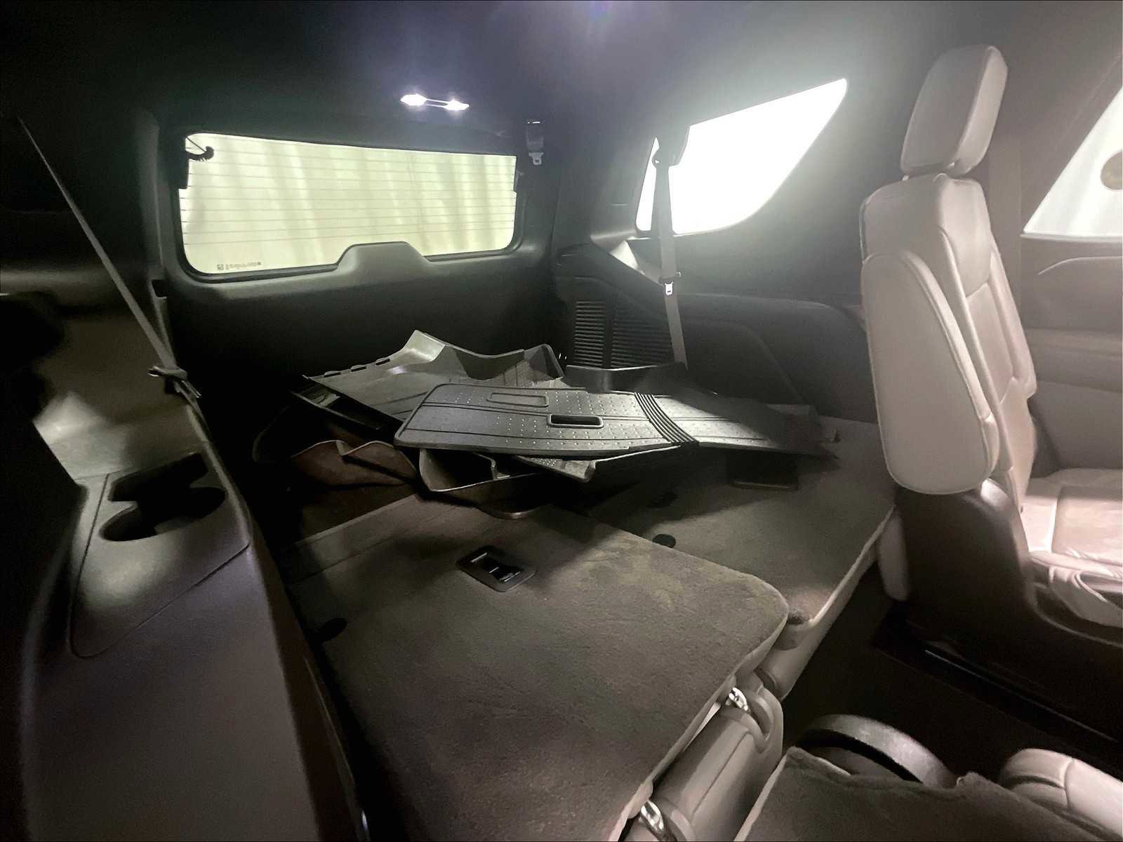 Used 2021 Chevrolet Tahoe LT w/ LT Signature Package image 17