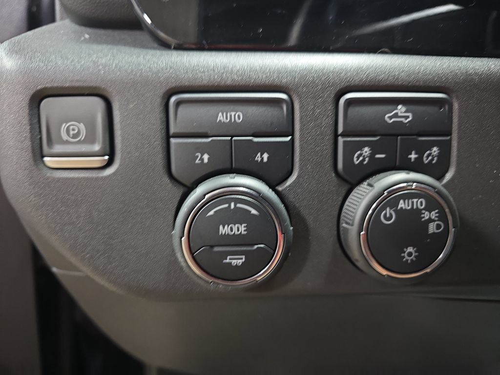 Used 2024 Chevrolet Silverado 1500 LT AWD/4WD image 26