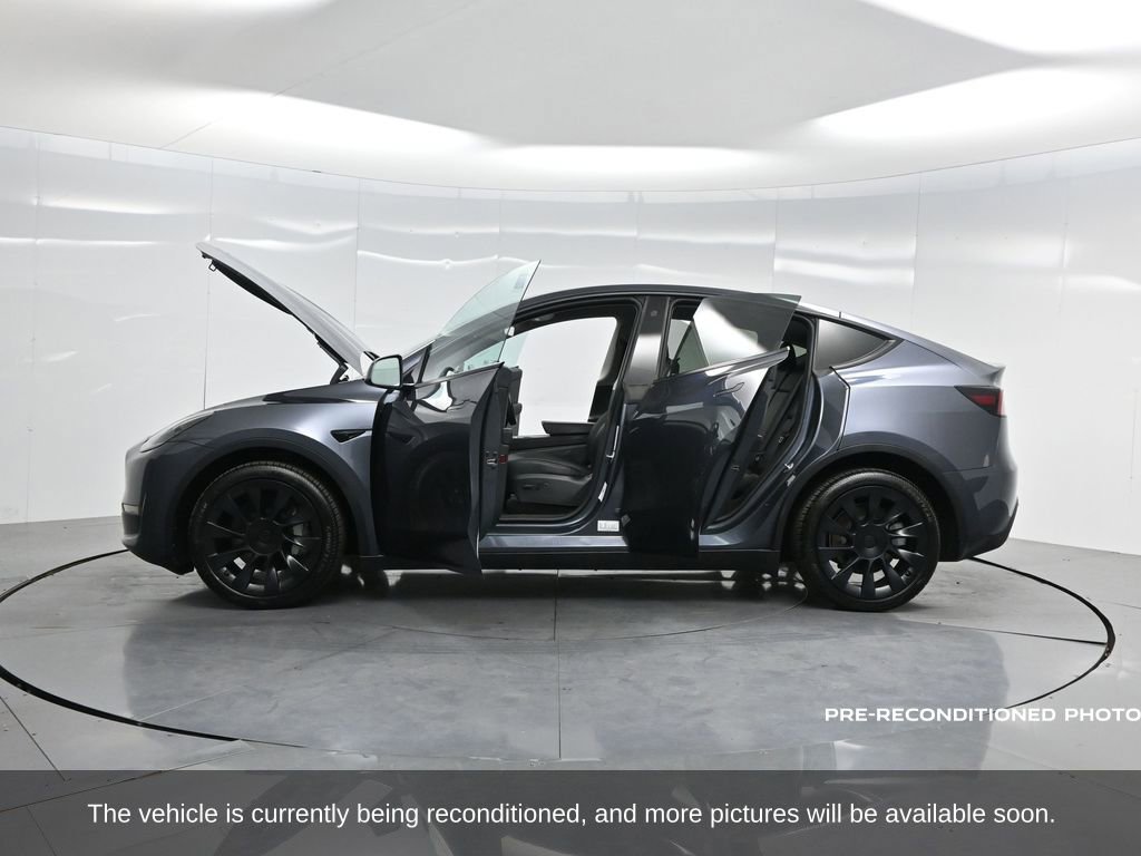 Used 2023 Tesla Model Y Long Range image 42