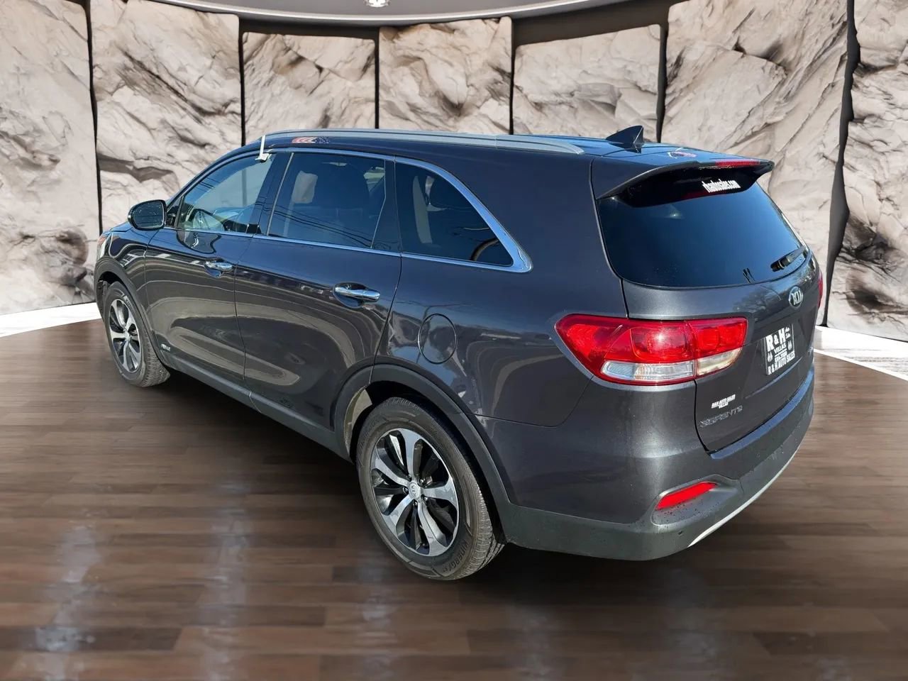 Used 2016 Kia Sorento EX w/ EX Premium Package image 4