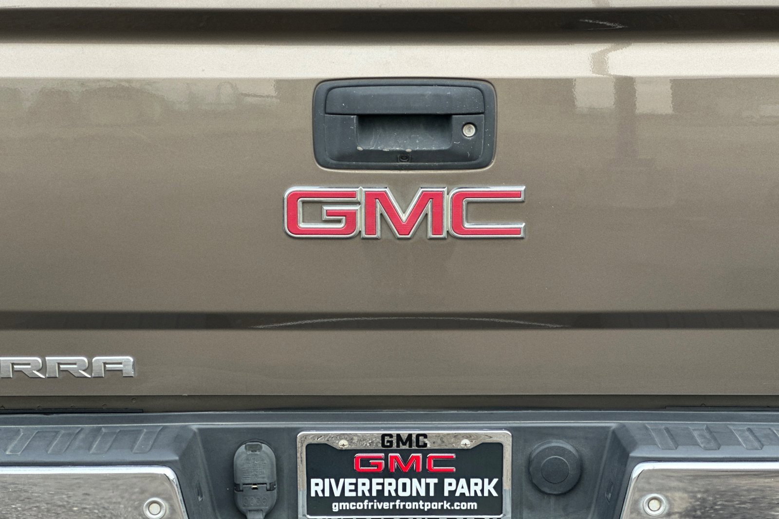 Used 2014 GMC Sierra 1500 SLT w/ SLT Crew Cab Value Package image 46