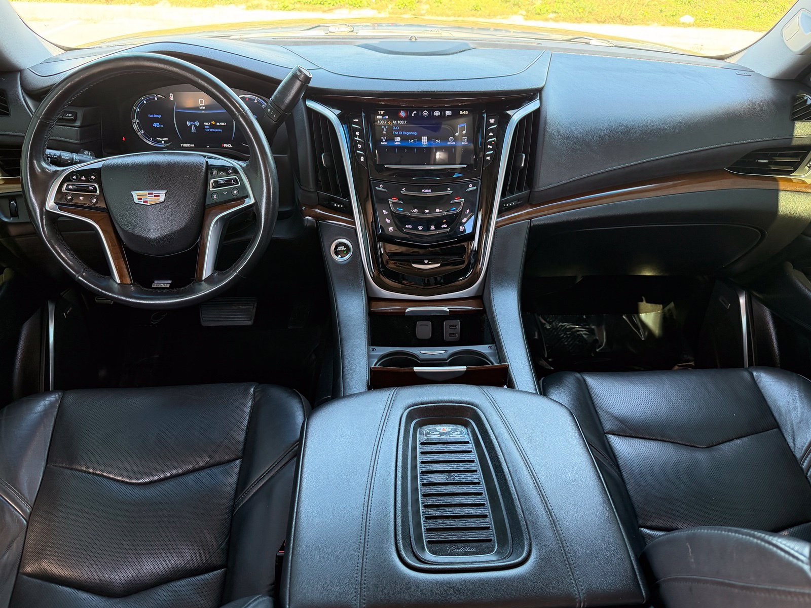 Used 2020 Cadillac Escalade Luxury AWD/4WD image 17